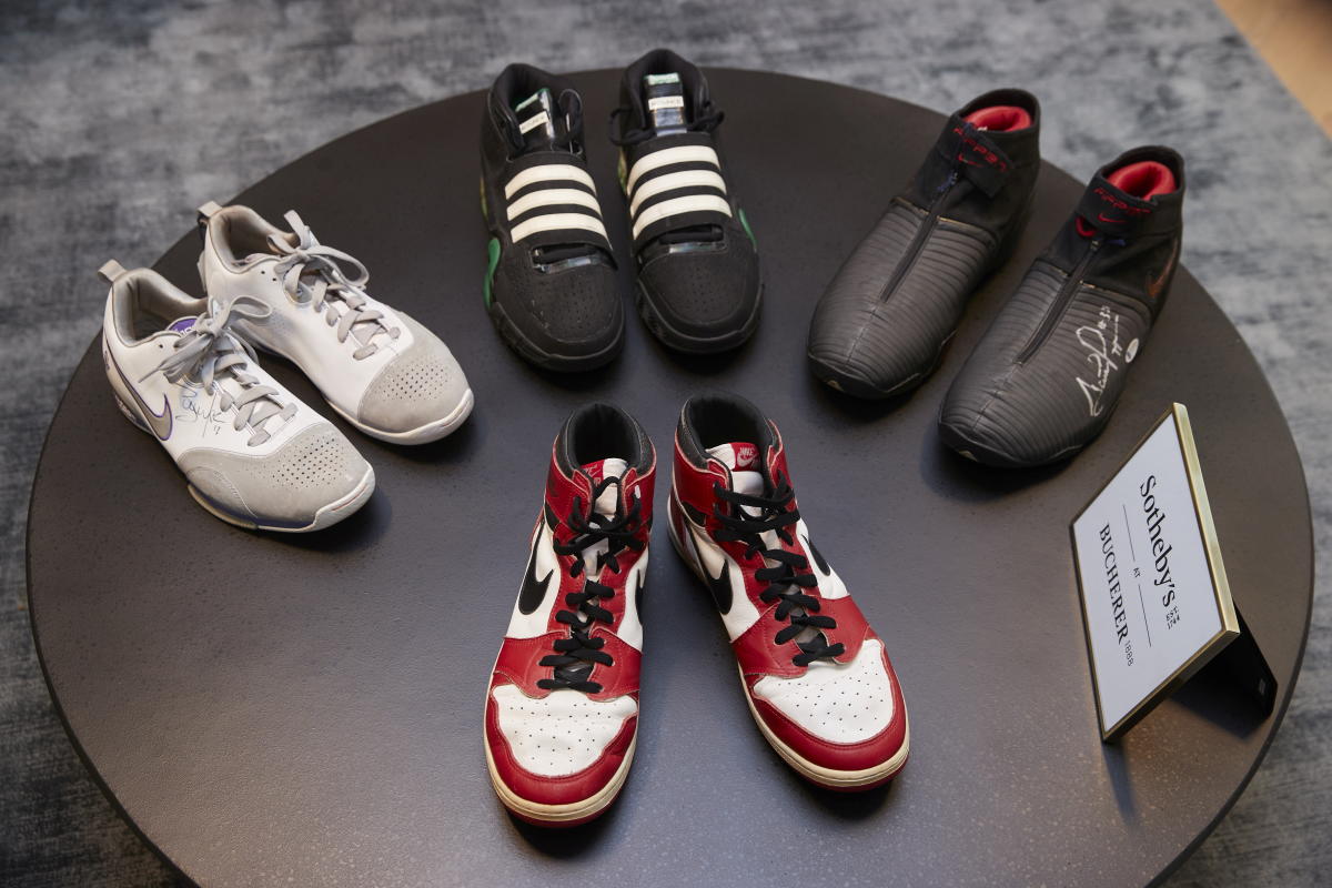 37 Years Ago, Michael Jordan Signed His $500,000, 5 Year Nike