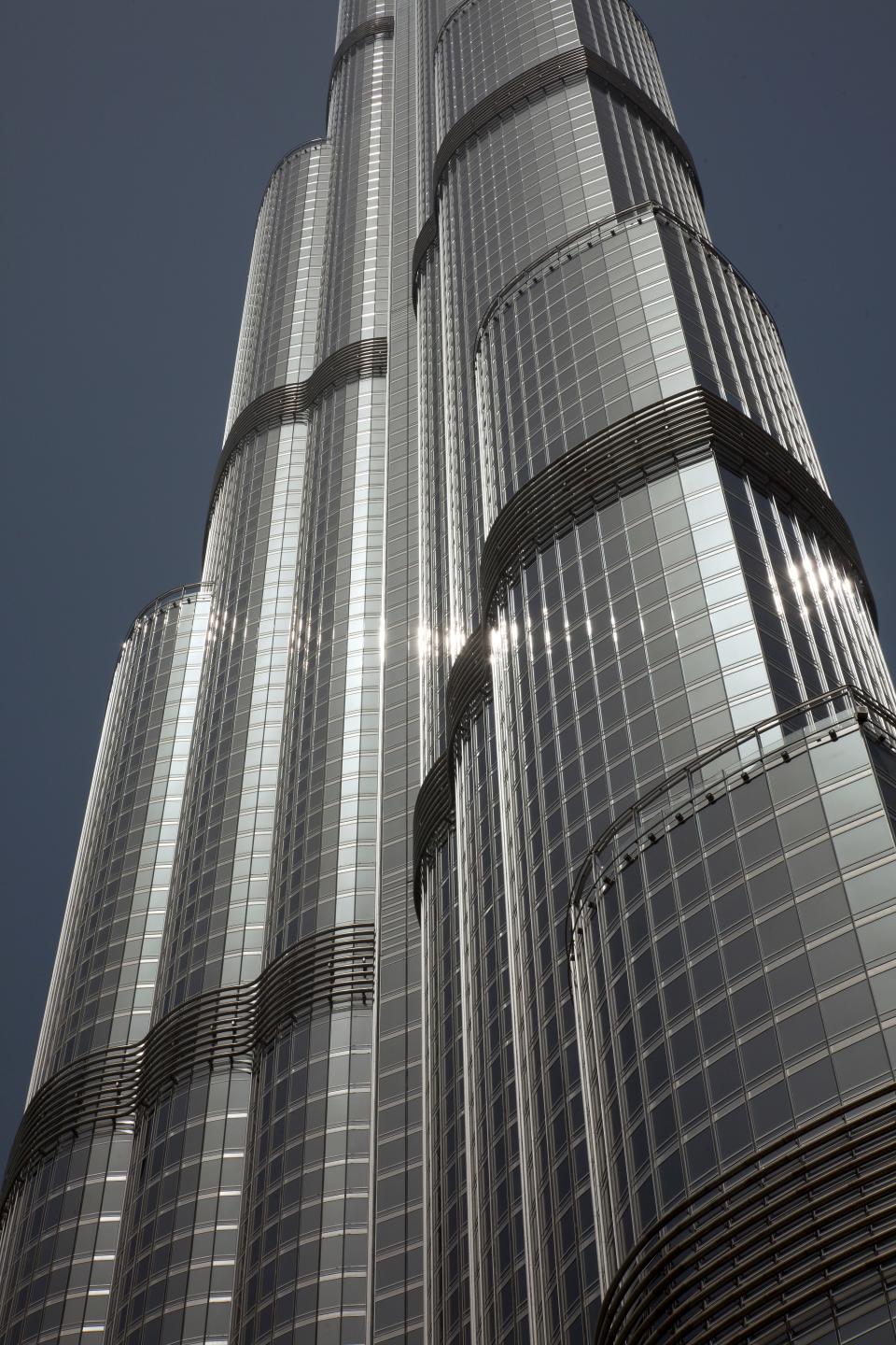 A reflective glazing on the Burj Khalifa’s cladding made from aluminum and stainless steel.