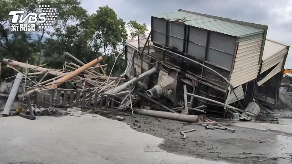 台東6.8強震導致1死168傷，花蓮玉里一間水泥廠發生死亡意外。（圖／TVBS）