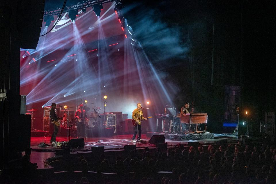 Jason Isbell and The 400 Unit delighted a sold-out Benedum Center show.