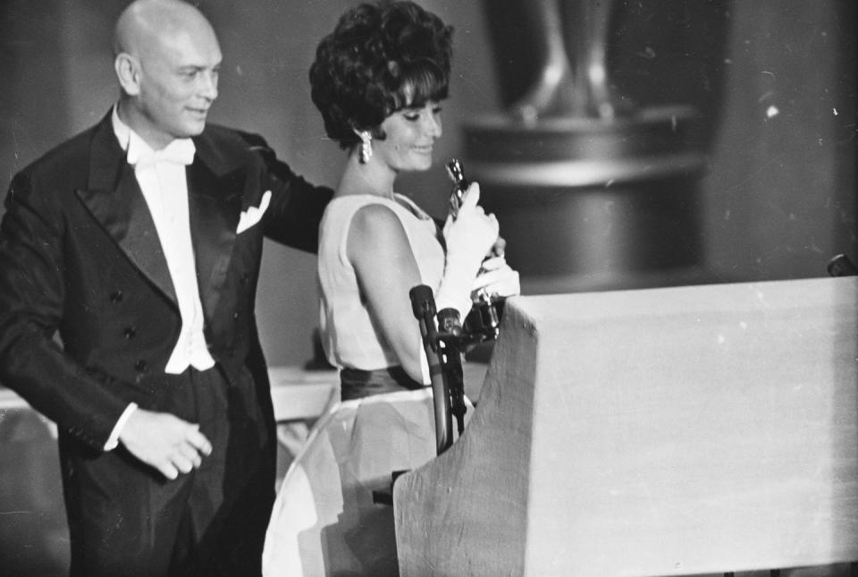 1961: Elizabeth Taylor wins for Butterfield 8 after illness and scandal