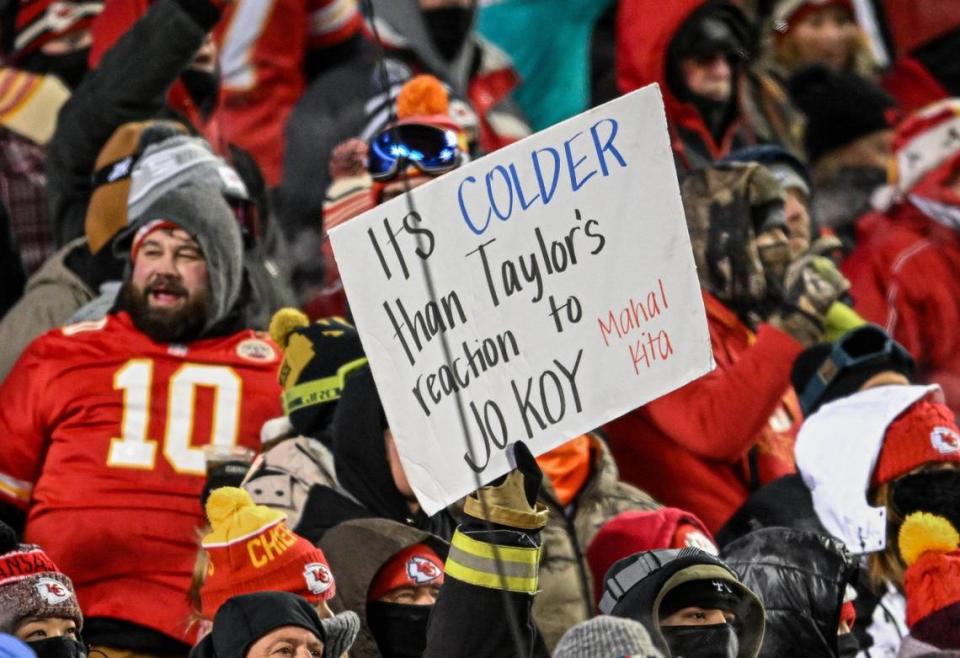 Oh yeah, fans were well aware that Taylor Swift was in the house. This fan’s sign referenced a joke made about Swift at the Golden Globes.