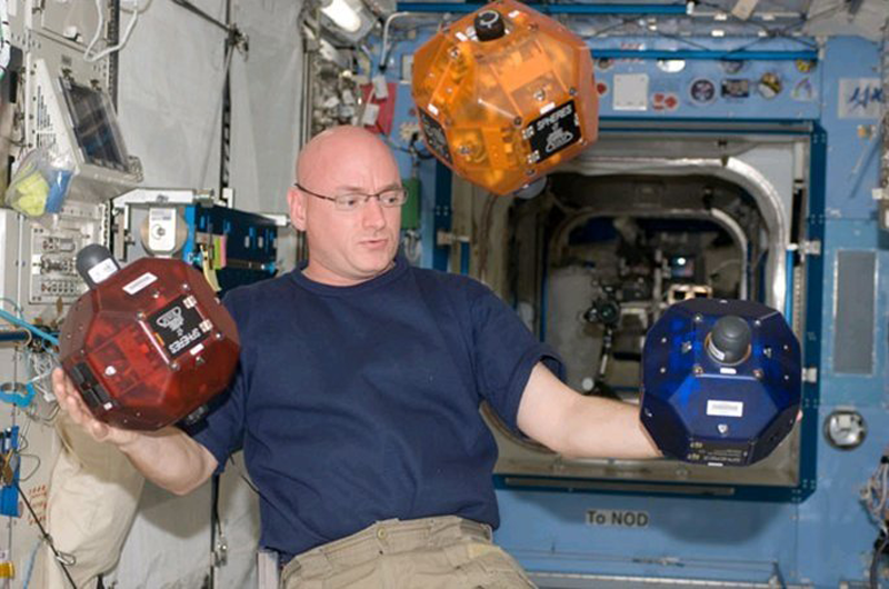 scott kelly spheres1