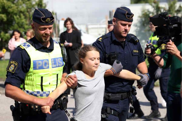 greta thunberg multa policía