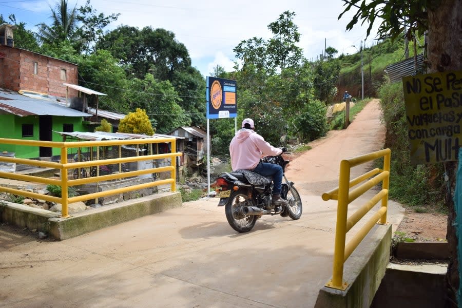 Aris Mining mejora la conectividad en municipios de Antioquia con proyectos de canalización de aguas.