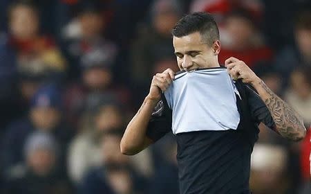 Football Soccer - Stoke City v Liverpool - Capital One Cup Semi Final First Leg - Britannia Stadium - 5/1/16 Liverpool's Philippe Coutinho reacts as he is substituted after sustaining an injury Reuters / Darren Staples Livepic