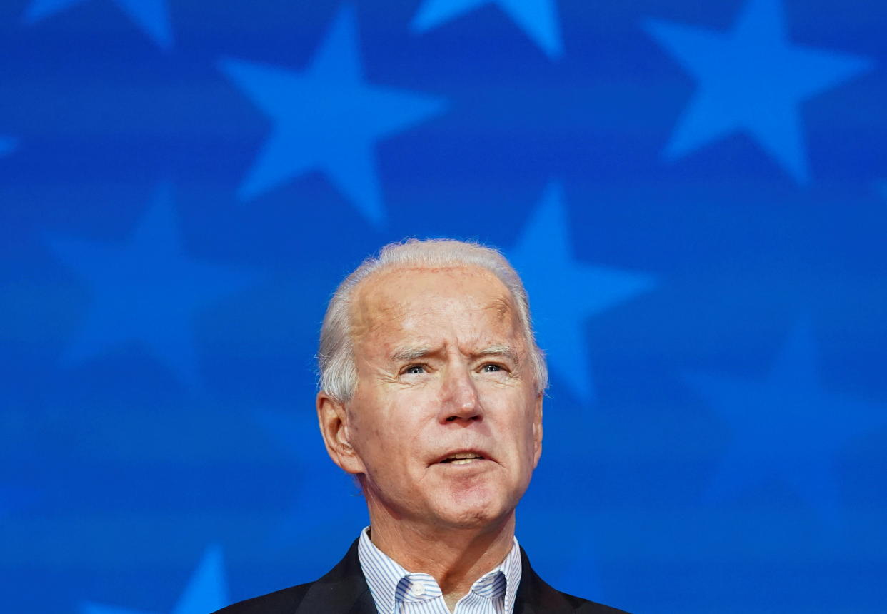 Democratic U.S. presidential nominee Joe Biden makes a statement on the 2020 U.S. presidential election results during a brief appearance before reporters in Wilmington, Delaware, U.S., November 5, 2020. REUTERS/Kevin Lamarque     TPX IMAGES OF THE DAY