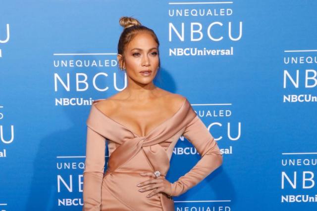 Jennifer Lopez, 52, stuns wearing black bra and low-hanging skirt in candid  snap - Daily Star