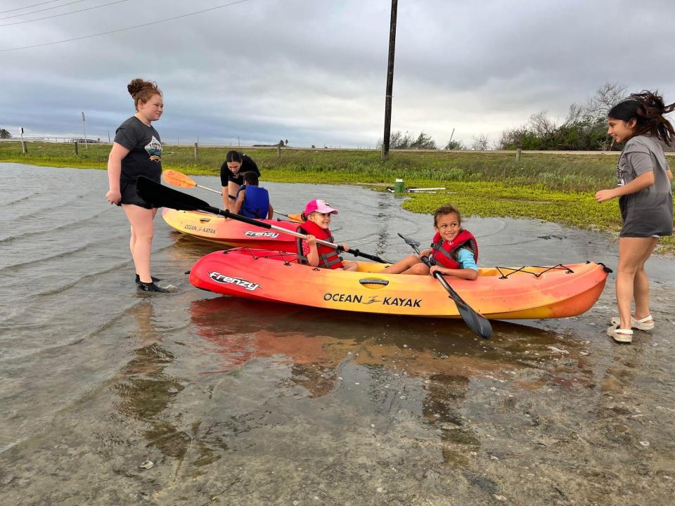 Flour Bluff Intermediate School OCEANS Program students taught Flour Bluff ISD Early Childhood Center students about kayaking in the Flour Bluff ISD wetlands during the 2023-24 school year.
