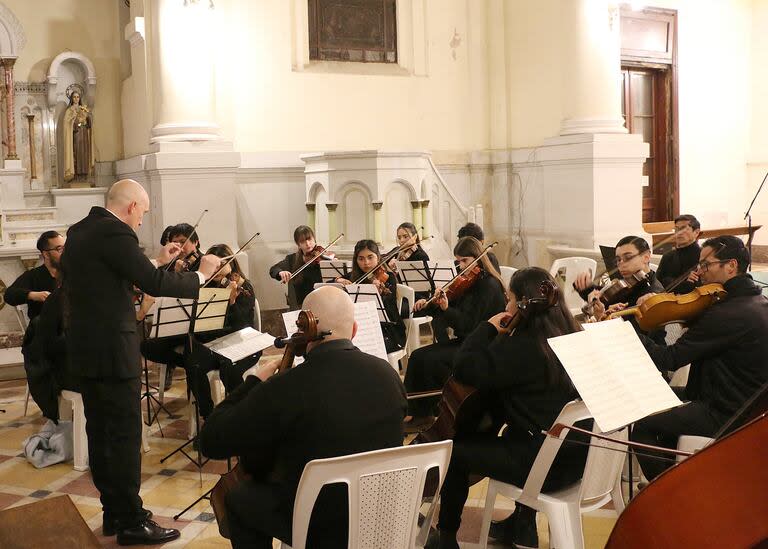 La Orquesta Bella Vista, dirigida por Gerardo Müller