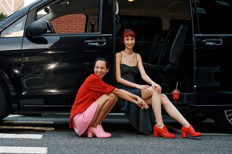 亞洲人氣超模姊妹水原希子、水原佑果攜手演繹ECCO x NRL限量女鞋。（圖／品牌提供）