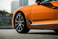 <p>You'll be able to tell the V-8 cars apart due to their badges and quad exhaust tips, while different 20-inch 10-spoke wheels come standard.</p>