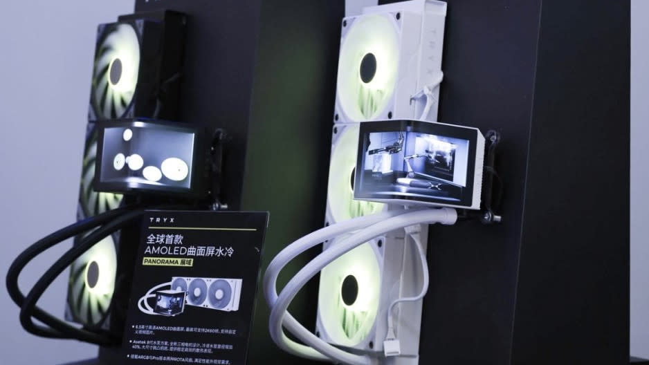  Photograph of the Tryx Panorama AIO coolers at an exhibition, taken by Twitter user @wxnod. 