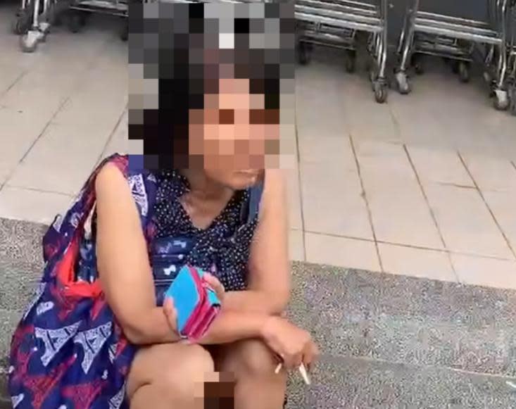 <strong>台中一名63歲李姓婦人於11日早上7時許搭乘公車，不明原因朝21歲女大生打了7個巴掌，還拉扯頭髮。（圖／翻攝畫面）</strong>