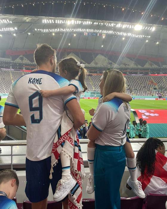 harry-kane-with-kate-pitch-side-world-cup