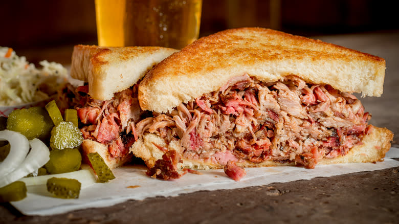 Pulled pork sandwich