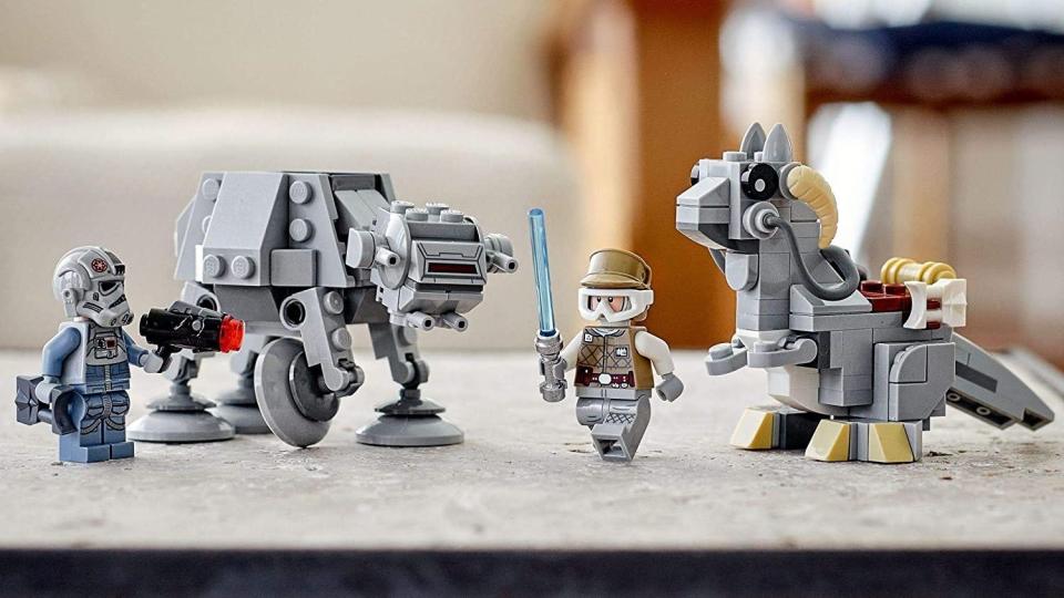 Best Lego Stars Wars gifts: AT-T vs. Tauntaun Microfighters 75298 Building Kit.