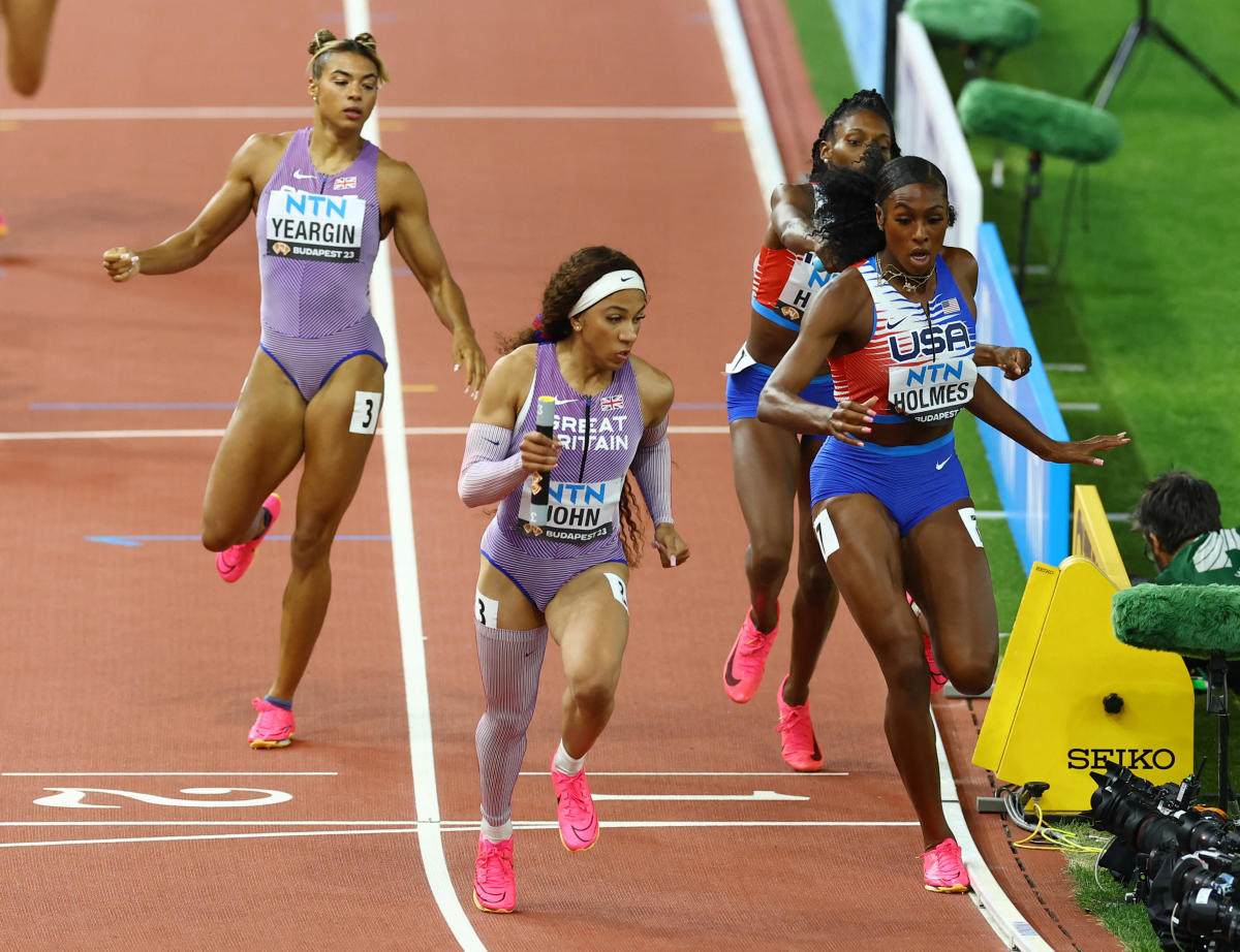 U.S. women's 4x400 relay team disqualified from World Championships