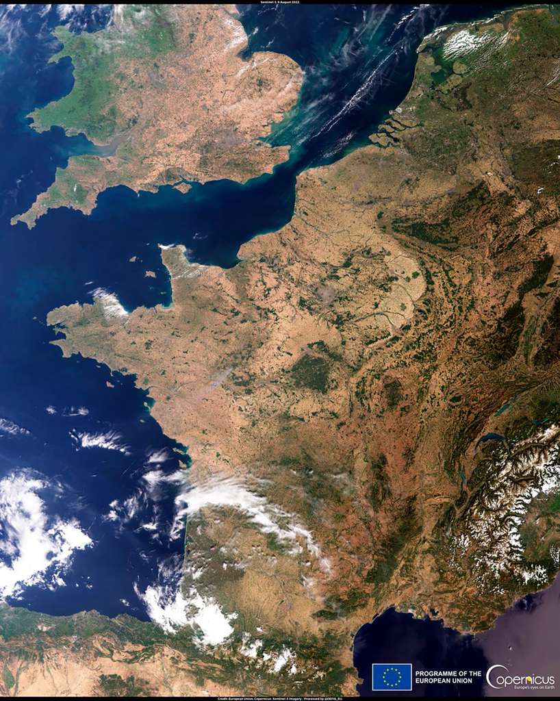 De Sentinel 3-satelliet nam de aarde waar op 9 augustus 2022. Dit satellietbeeld, dat Clement Albergel voor ons analyseerde, vormt de rode draad in dit artikel.  © Copernicus Sentinel...