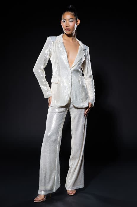 Zendaya at Louis Vuitton Men's Show in Glittery, Matching Set & Heels –  Footwear News