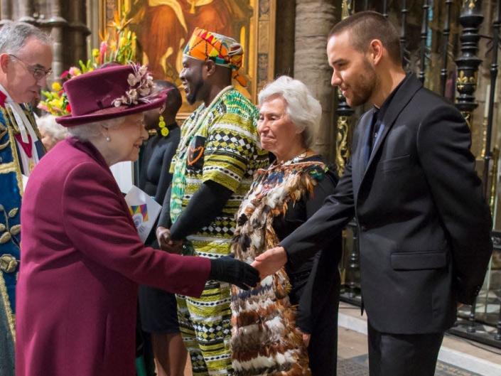 La reine Elizabeth rencontre Liam Payne