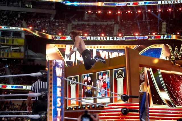 Cody Rhodes makes his explosive entrance at WrestleMania: WrestleMania 39  Sunday Highlights