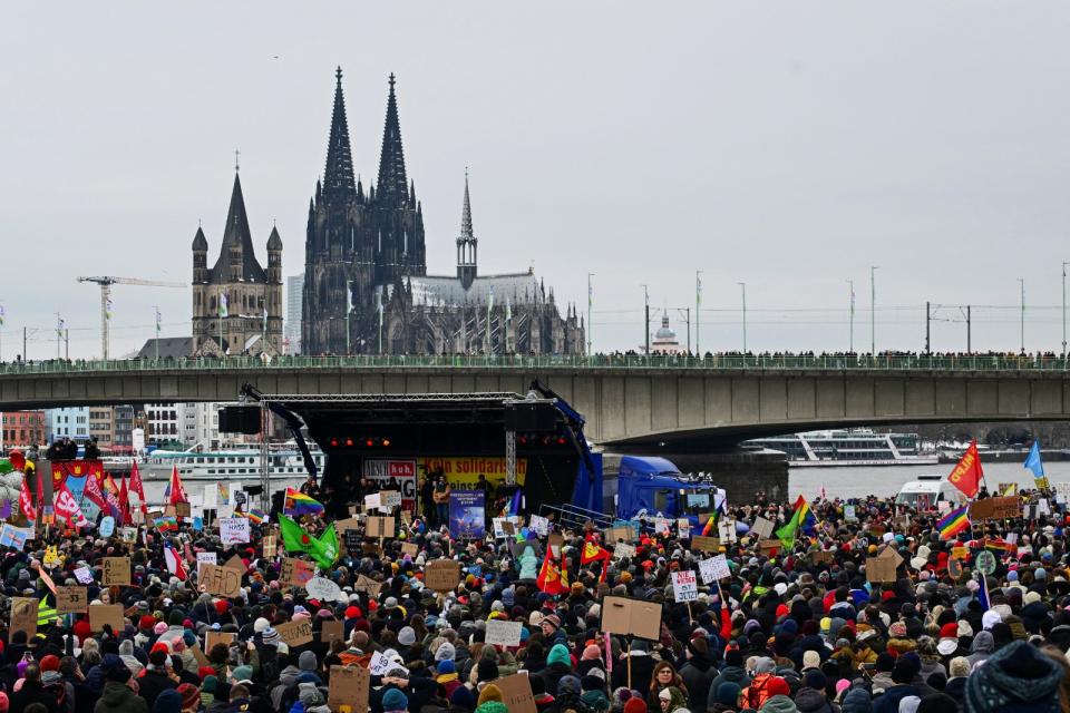 2024年1月21日，德國科隆民眾抗議極右翼另類選擇黨（AfD）參與重置移民的密會。路透社