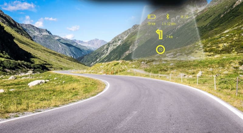 Head-up displays are increasingly becoming a standard feature of cars. However, various systems are also available for motorbikes. What can they do and what should riders look out for? Tilsberk/dpa