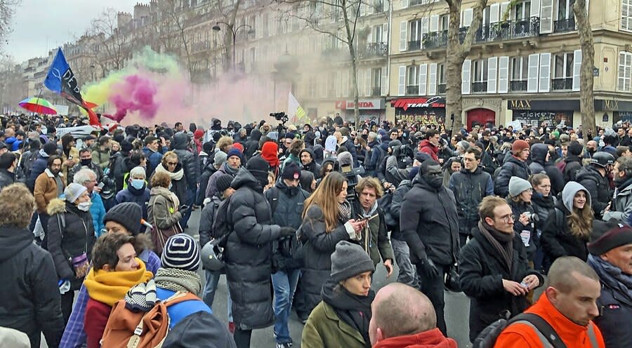 法國在國會不信任投票失敗後，進入新一輪的政治攻防混戰。(photo by Roland Godefroy via Wikimedia, used under CC License)