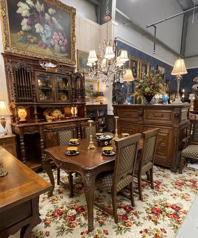 <p>GasLamp Antiques, GasLamp Too</p>