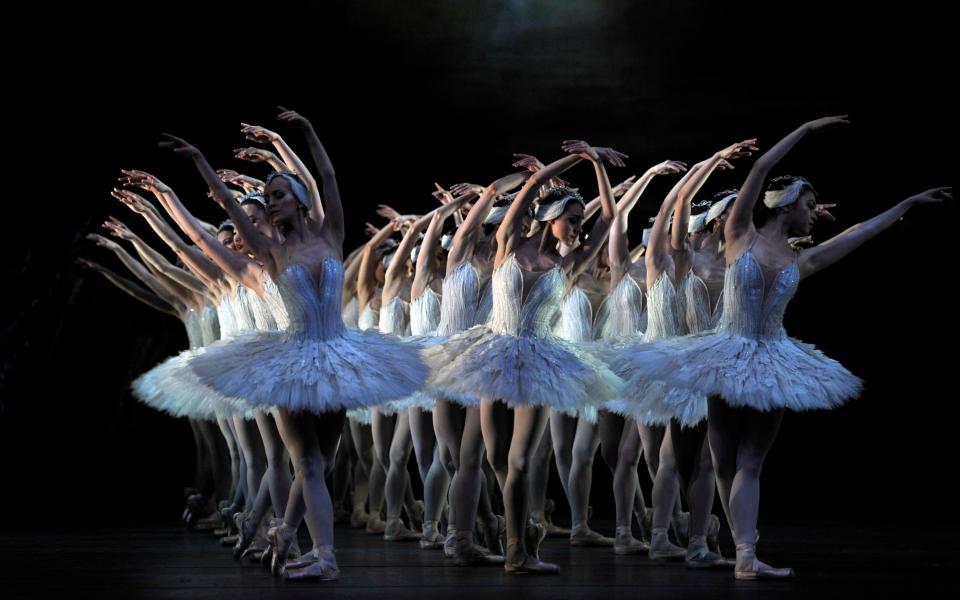 What happened with Liam Scarlett? The Royal Ballet's 2020 production of Swan Lake with added choreography by Liam Scarlett - Robbie Jack 