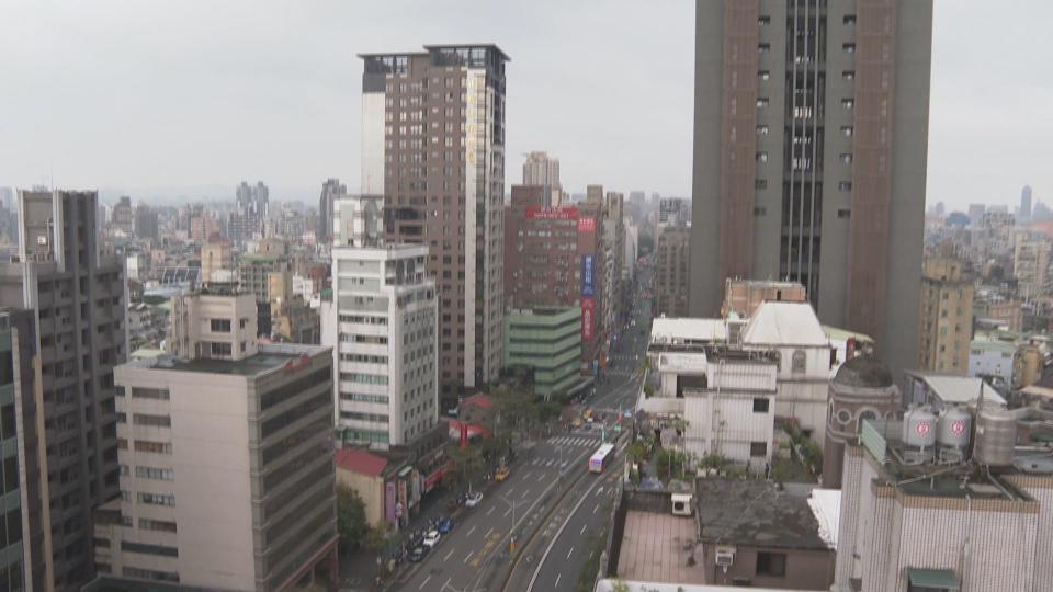 今雨勢趨緩，不過大台北地區仍有零星降雨。（資料照）