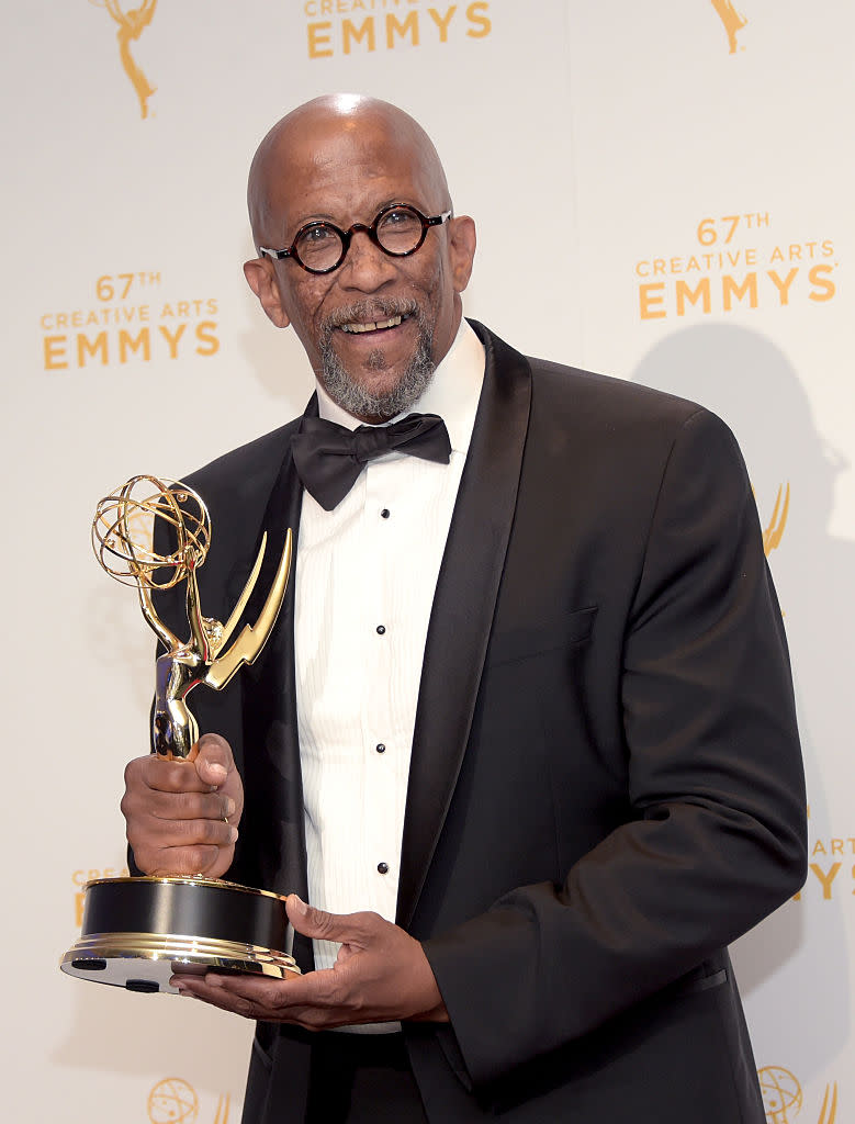 Reg E. Cathey holds his Emmy for guest actor in a drama for <em>House of Cards</em> during the Creative Arts Emmy Awards on Sept. 12, 2015, in L.A. (Photo: Jason Kempin/Getty Images)