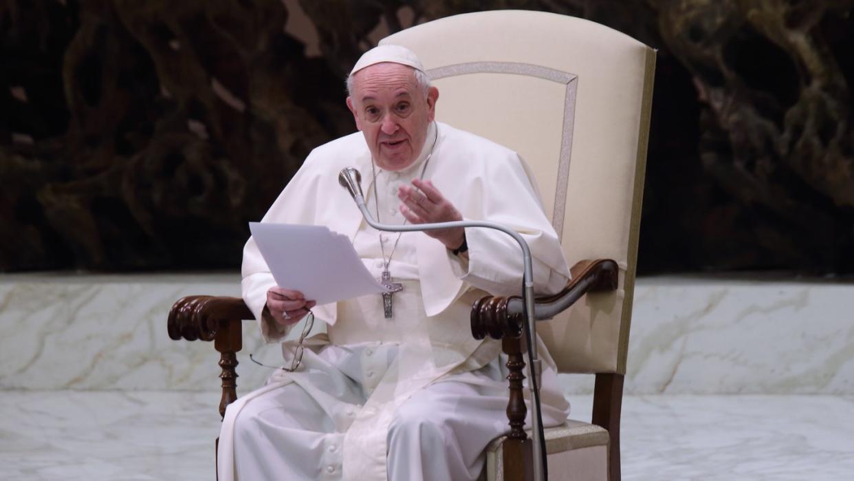 Papst Franziskus spricht während seiner wöchentlichen Generalaudienz in der Halle Paul VI. im Vatikan.