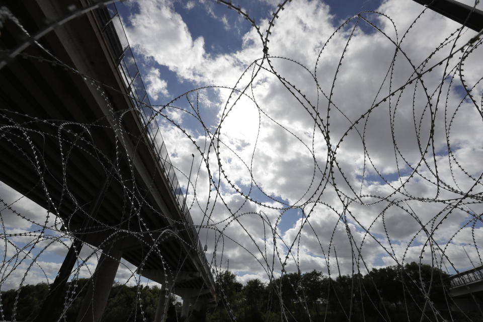 U.S. troops deployed along the U.S.-Mexico border