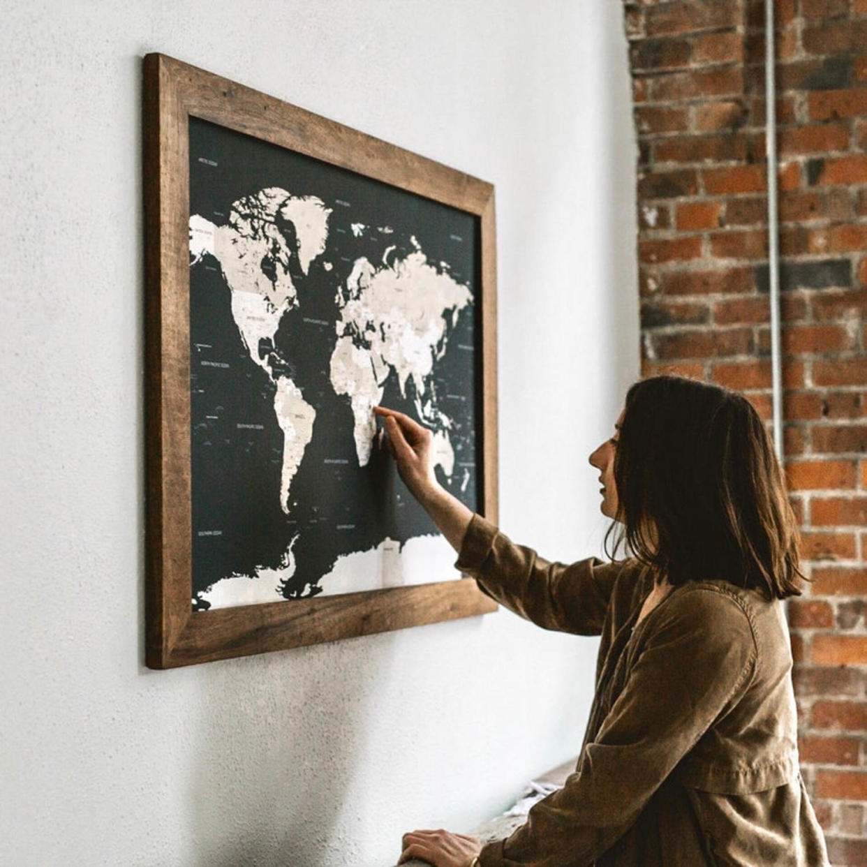 World Map Push Pin Travel Wall Art (Etsy / Etsy)