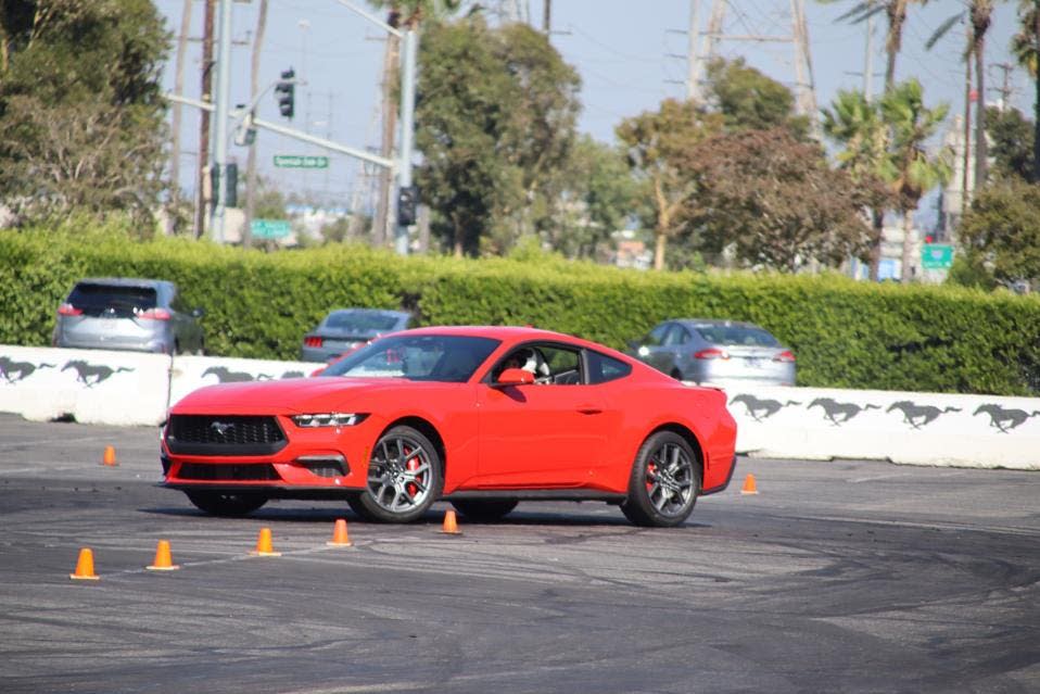 Ford Mustang Ecoboost 2024 (13 de 13)