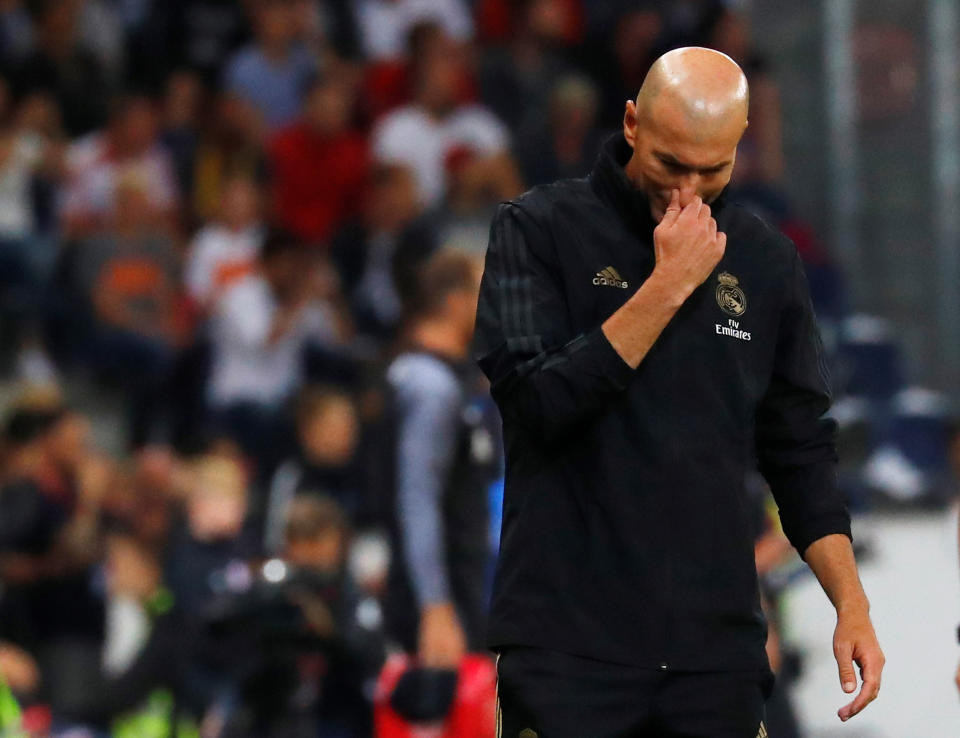 Soccer Football - Pre-season Friendly - Red Bull Salzburg v Real Madrid - Red Bull Arena, Salzburg, Austria - August 7, 2019   Real Madrid coach Zinedine Zidane    REUTERS/Leonhard Foeger