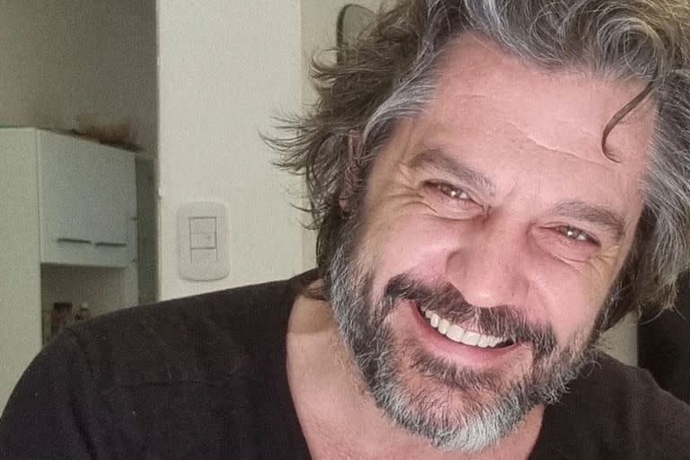 El actor Maxi Ghione recuperó el 80 % de audición en el oído derecho y próximamente se operará del oído izquierdo