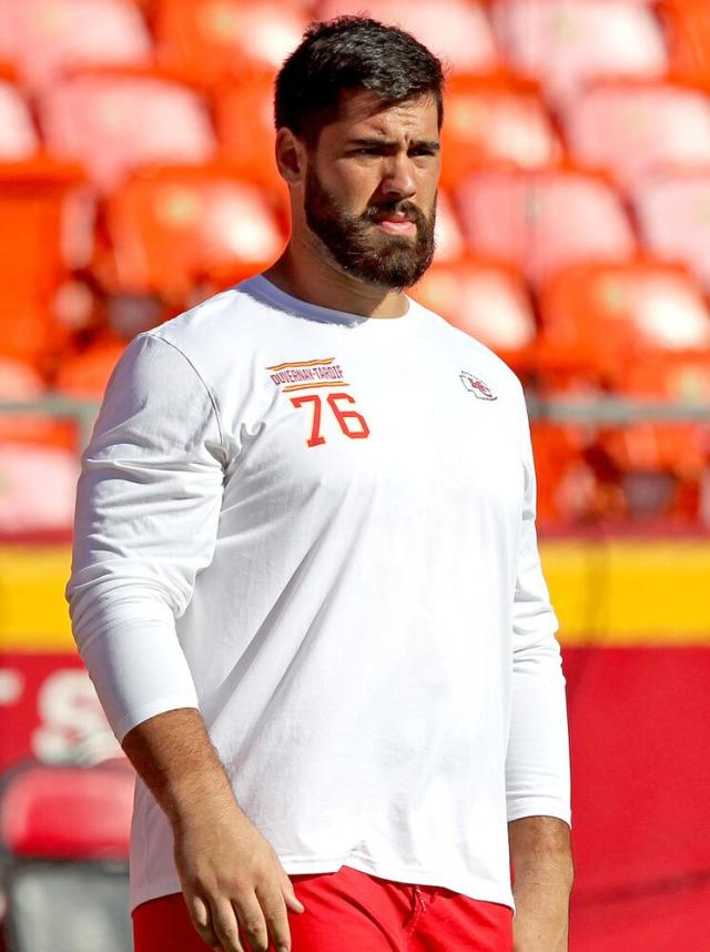 Chiefs guard-doctor Duvernay-Tardif could be back in a month or so - The  San Diego Union-Tribune