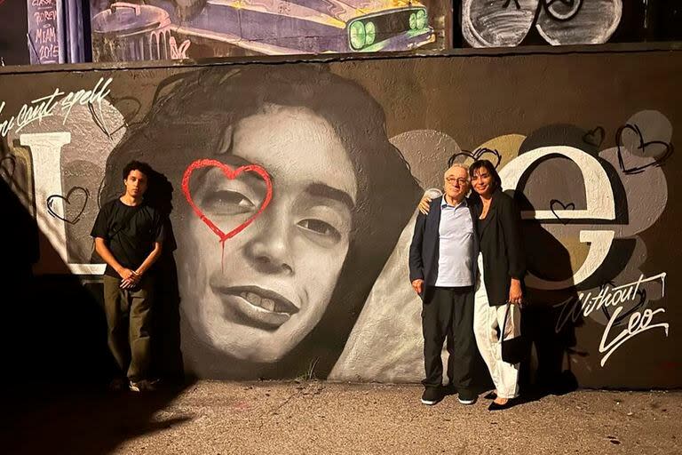 Robert De Niro y sus hijos retratados en el mural de su nieto