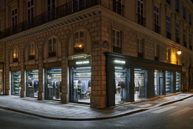 PARIS - SEPTEMBER 24: Facade Of Louis Vuitton Flagship Store Along