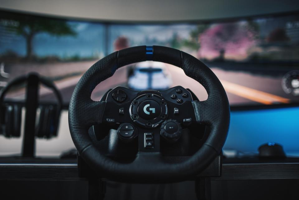 Logitech G923 racing wheel