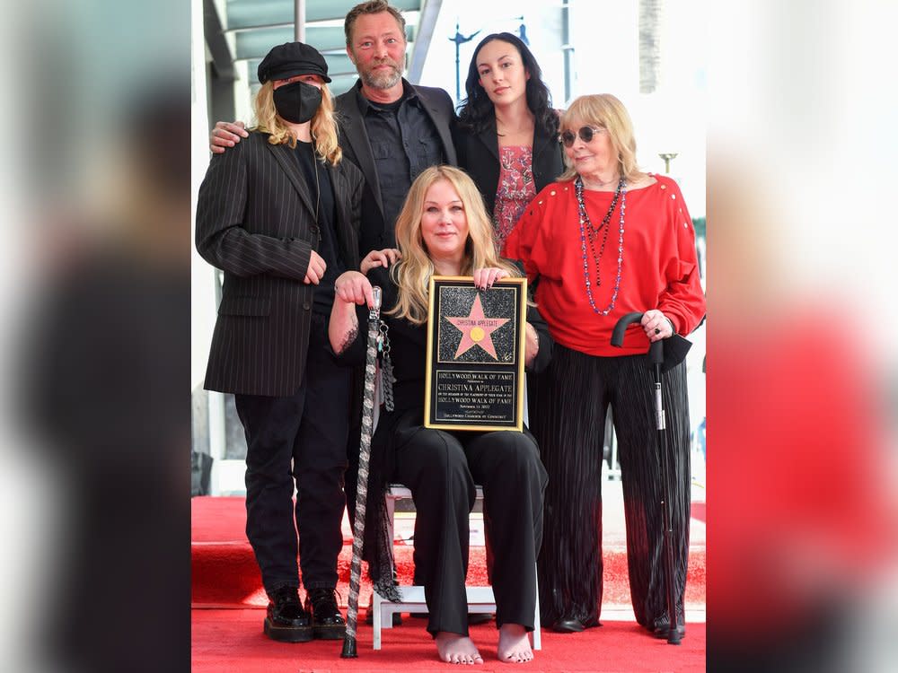 Schauspielerin Christina Applegate bei der Enthüllung ihres Sterns auf dem Hollywood Walk of Fame. (Bild: getty images/VALERIE MACON/AFP )