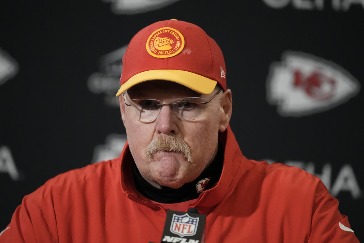 Andy Reid and Patrick Mahomes fined a combined $150,000 for criticizing  officials, AP source says - Yahoo Sports