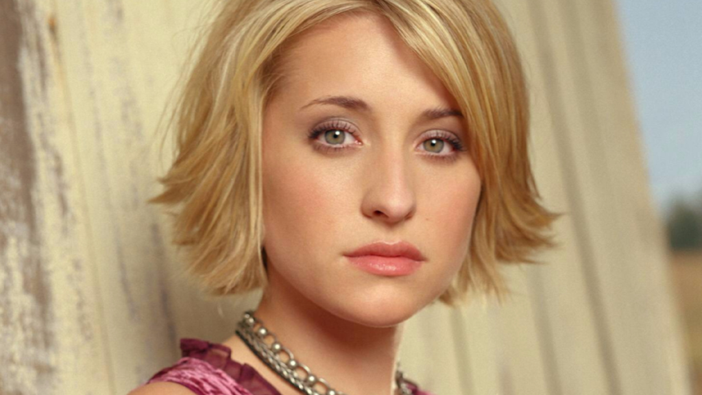 Smallville Star Allison Mack Released From Prison After 2 Years