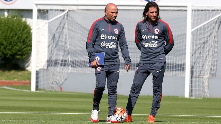 Sebastián Beccacece y Sampaoli, con la selección de Chile