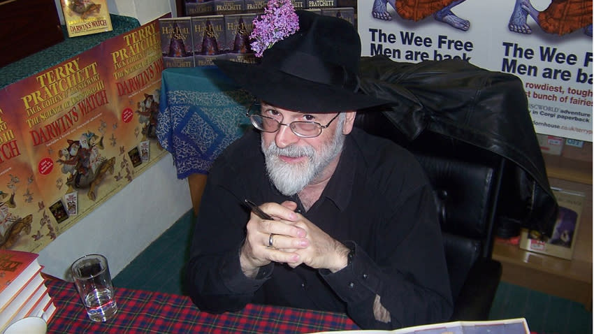 Terry Pratchett，知名奇幻小說家，同時也是《上古卷軸》死忠粉絲