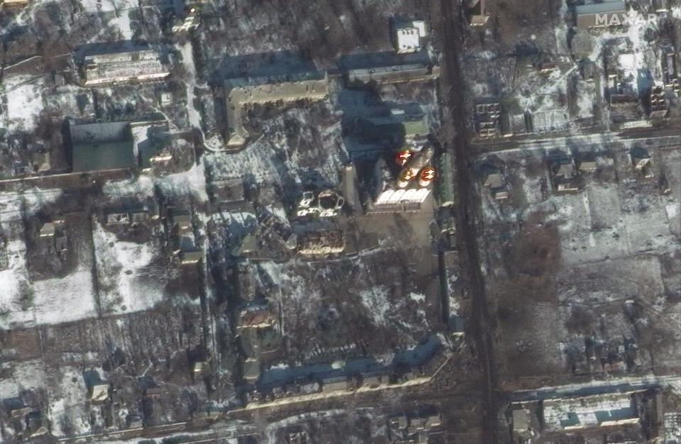 La imagen muestra daños en el monasterio y las áreas circundantes después de intensos combates recientes (imagen capturada el 10 de febrero de 2023) (Maxar)