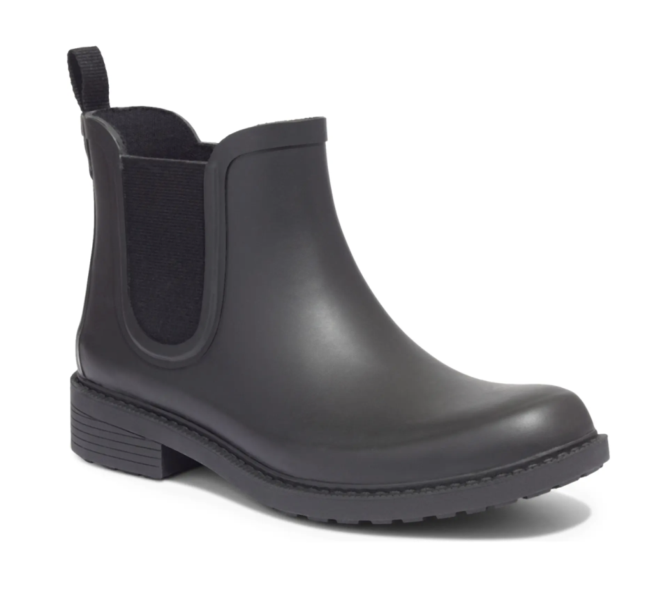 Madewell 'The Chelsea' Rain Boot (Photo via Nordstrom)